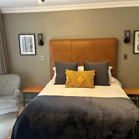 Battiss Guest House Pretoria-Noord Extérieur photo