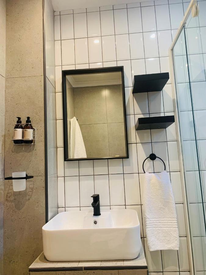 Battiss Guest House Pretoria-Noord Extérieur photo