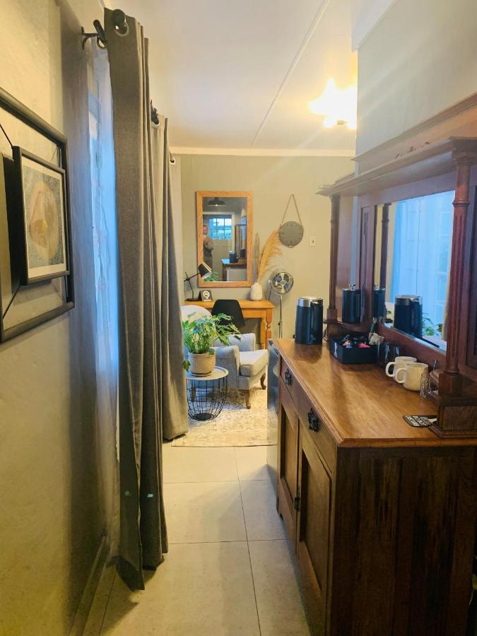 Battiss Guest House Pretoria-Noord Extérieur photo
